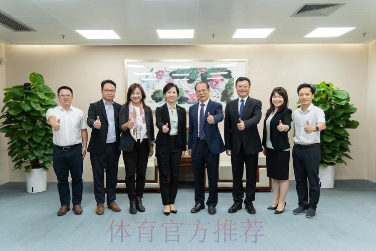 加强交流 林晓华会见＂新华青年足球大使＂代表团